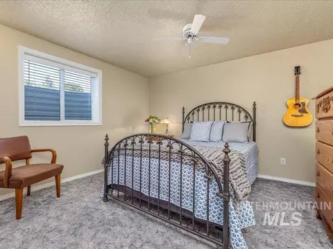 Bedroom - 966 N Edgewood Ln, Eagle, ID 83616 photo 3 of 3