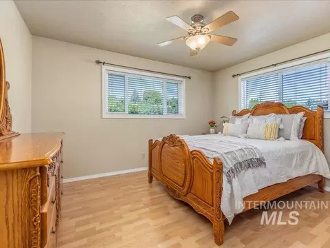 Bedroom - 966 N Edgewood Ln, Eagle, ID 83616 photo 2 of 3