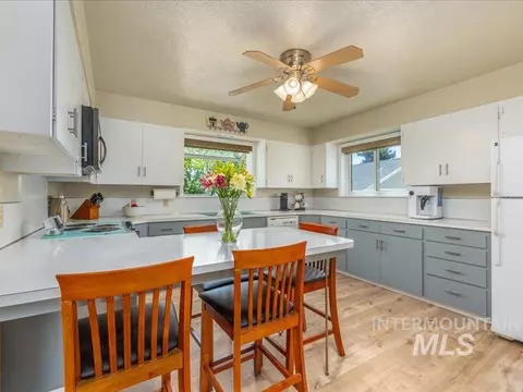 Kitchen - 966 N Edgewood Ln, Eagle, ID 83616 photo 1 of 3