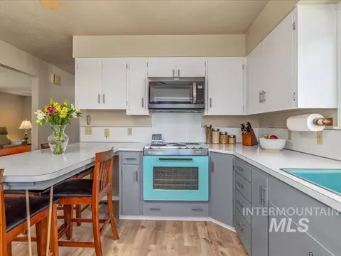 Kitchen - 966 N Edgewood Ln, Eagle, ID 83616 photo 3 of 3
