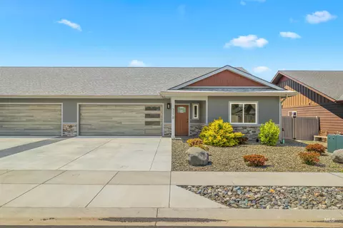 337 Park Dr #B, Lewiston, ID 83501