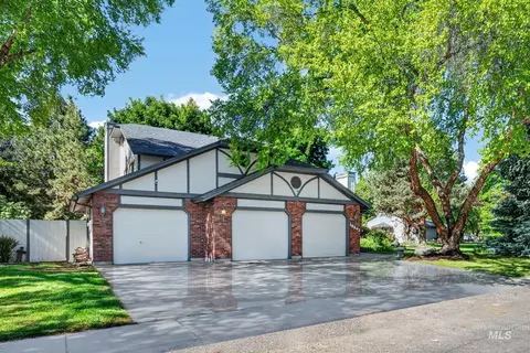 10043 W Alliance Dr, Boise, ID 83704