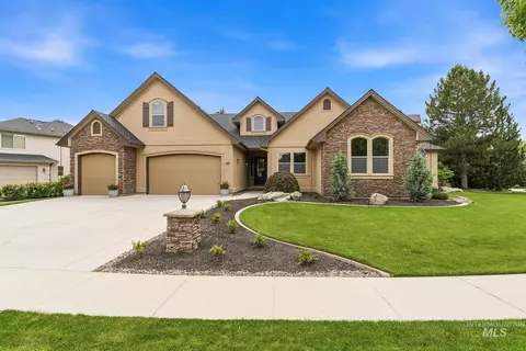 685 W Watermoor Ct, Eagle, ID 83616