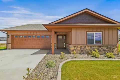 332 Park Dr, Lewiston, ID 83501