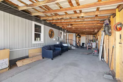 Entry Way - 102 E 6th St, Rupert, ID 83350 photo 5 of 5