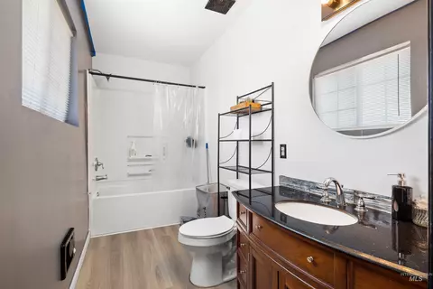 Bath - 102 E 6th St, Rupert, ID 83350 photo 2 of 2