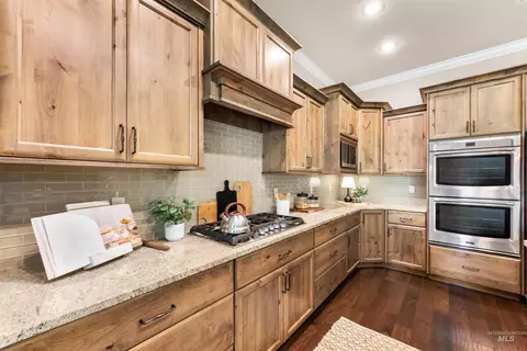 Kitchen - 6036 W Founders Dr, Eagle, ID 83616 photo 5 of 7