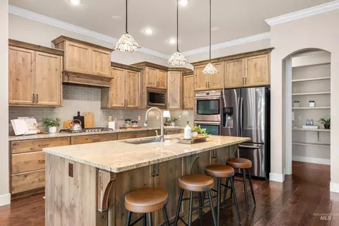 Kitchen - 6036 W Founders Dr, Eagle, ID 83616 photo 3 of 7