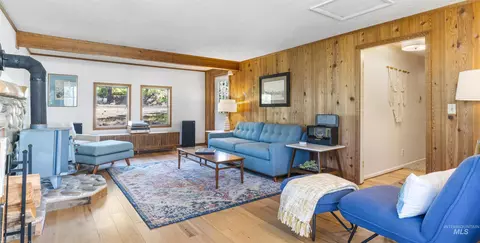 Living - 3 Laguna Pl, Cascade, ID 83611 photo 3 of 5