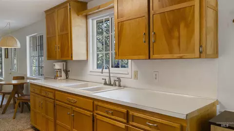 Kitchen - 3 Laguna Pl, Cascade, ID 83611 photo 2 of 3