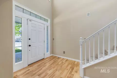 Entry Way - 279 E Stonewater Ct, Eagle, ID 83616 photo 3 of 4