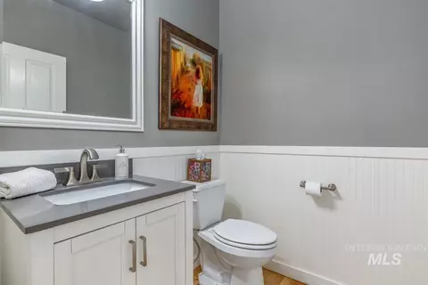 Bath - 279 E Stonewater Ct, Eagle, ID 83616 photo 5 of 5
