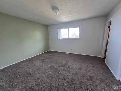 Bedroom - 2863 Berkeley Dr, Burley, ID 83318 photo 4 of 6
