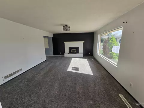 Living - 2863 Berkeley Dr, Burley, ID 83318 photo 1 of 5
