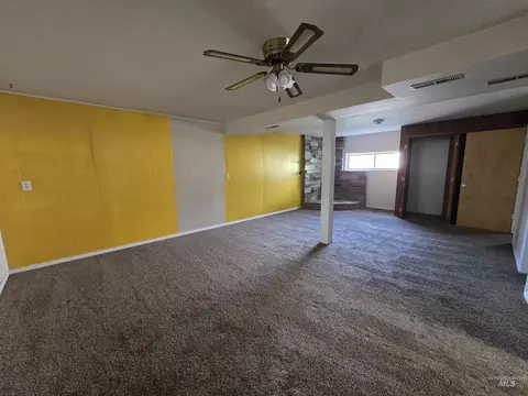 Living - 2863 Berkeley Dr, Burley, ID 83318 photo 3 of 5
