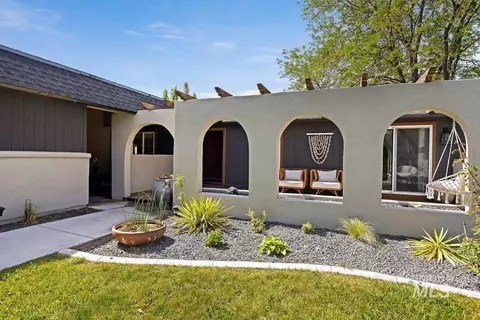 Exterior - 2174 Hillcrest Dr, Twin Falls, ID 83301 photo 4 of 11