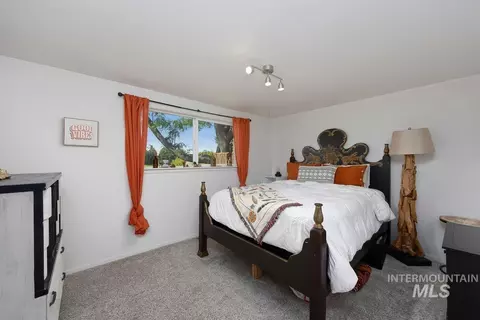 Bedroom - 2174 Hillcrest Dr, Twin Falls, ID 83301 photo 2 of 5