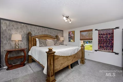Bedroom - 2174 Hillcrest Dr, Twin Falls, ID 83301 photo 3 of 5