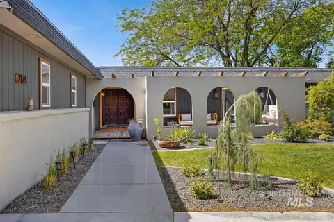 Exterior - 2174 Hillcrest Dr, Twin Falls, ID 83301 photo 3 of 11