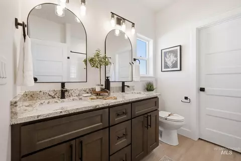 Bath - 931 E Ave E, Jerome, ID 83338 photo 1 of 4
