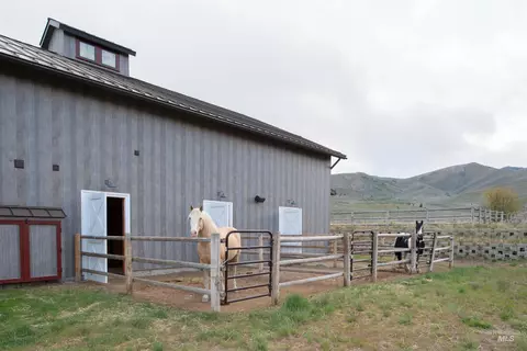 Exterior - 20 Mcatee Ln, Hailey, ID 83333 photo 8 of 9
