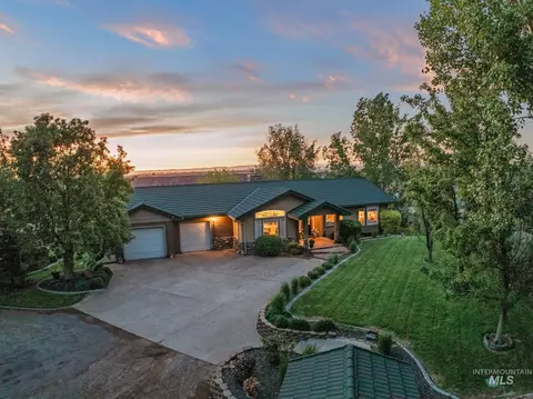 Exterior - 1750 E 4550 N, Buhl, ID 83316 photo 4 of 12