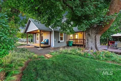 2651 Fruitvale Glendale Rd, Council, ID 83612