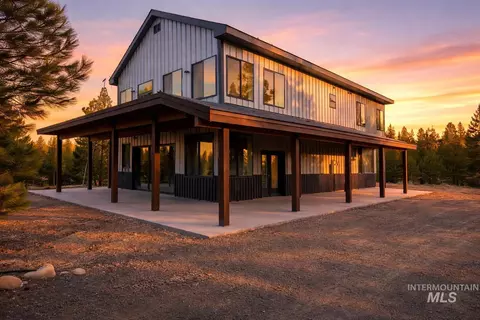 222 Buckcamp Ln, Mccall, ID 83638