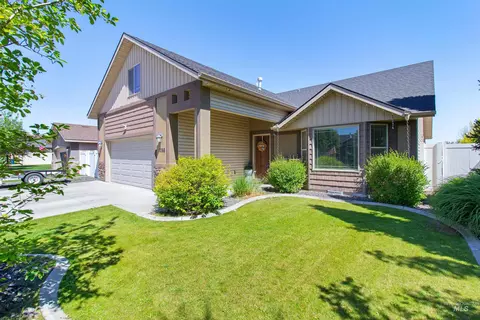 1068 Terra Ave, Twin Falls, ID 83301