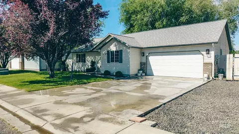 119 Silver Sage Pl, Homedale, ID 83628