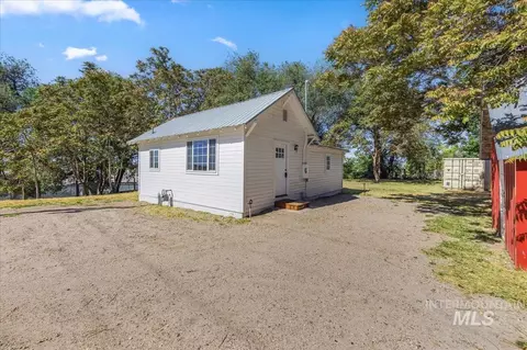 109 Parma Rd, Parma, ID 83660