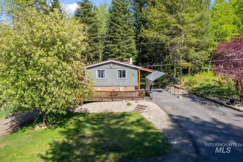 Exterior - 907 Ann St, Mccall, ID 83638 photo 7 of 14