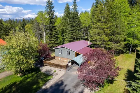 907 Ann St, Mccall, ID 83638