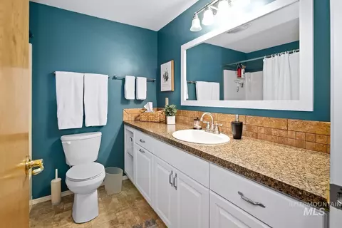 Bath - 1605 Lawrence Dr, Mccall, ID 83638 photo 1 of 4