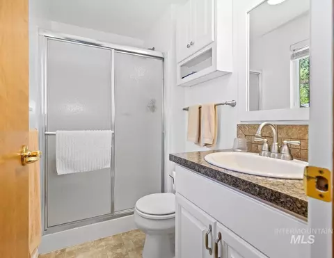 Bath - 1605 Lawrence Dr, Mccall, ID 83638 photo 3 of 4