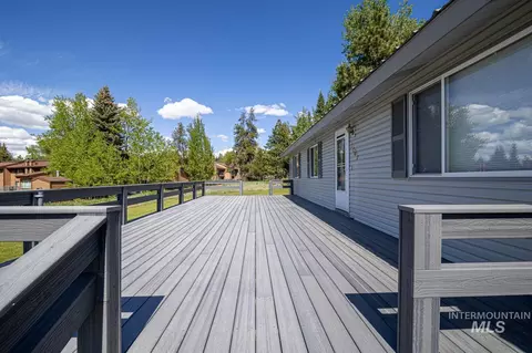 Exterior - 1605 Lawrence Dr, Mccall, ID 83638 photo 3 of 8
