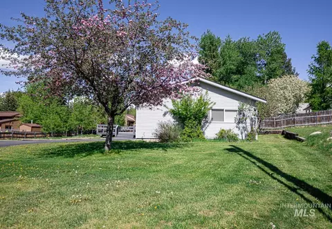 Exterior - 1605 Lawrence Dr, Mccall, ID 83638 photo 8 of 8