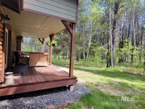 Exterior - 10534 Hwy 55, Cascade, ID 83611 photo 6 of 13
