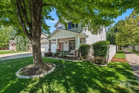 Exterior - 2998 E Shadowwolf Dr, Eagle, ID 83616 photo 2 of 9