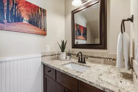 Bath - 2998 E Shadowwolf Dr, Eagle, ID 83616 photo 3 of 4