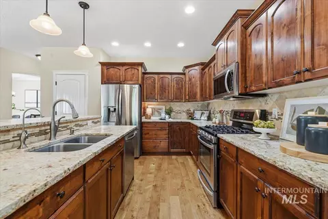 Kitchen - 2998 E Shadowwolf Dr, Eagle, ID 83616 photo 1 of 2
