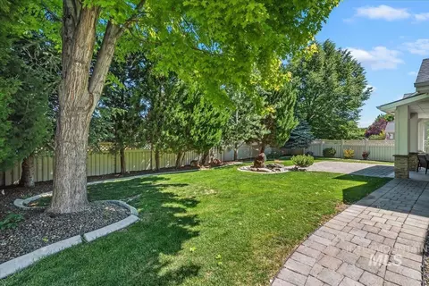 Exterior - 2998 E Shadowwolf Dr, Eagle, ID 83616 photo 4 of 9