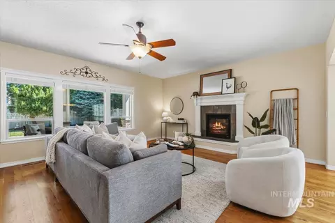 Living - 2998 E Shadowwolf Dr, Eagle, ID 83616 photo 1 of 1
