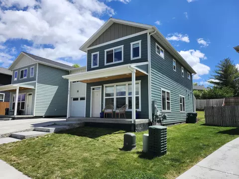 1633 E 3rd St, Moscow, ID 83843