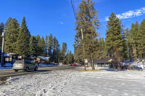301 N 3rd St, Mccall, ID 83638 photo 12