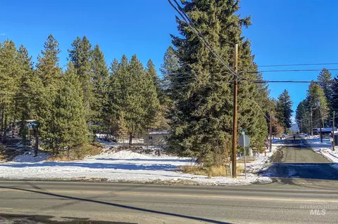 301 N 3rd St, Mccall, ID 83638 photo 10