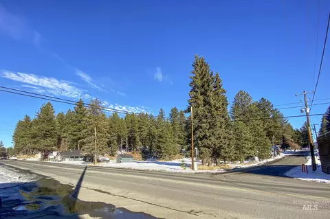 301 N 3rd St, Mccall, ID 83638 photo 11