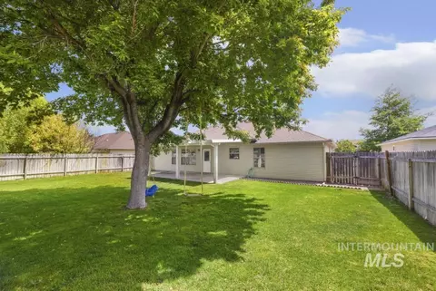 Exterior - 1183 Cortes Loop Twin Fls, Twin Falls, ID 83301 photo 6 of 9