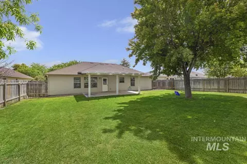 Exterior - 1183 Cortes Loop Twin Fls, Twin Falls, ID 83301 photo 5 of 9