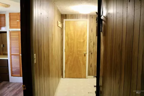 Entry Way - 123 Ithaca, Caldwell, ID 83605 photo 1 of 4